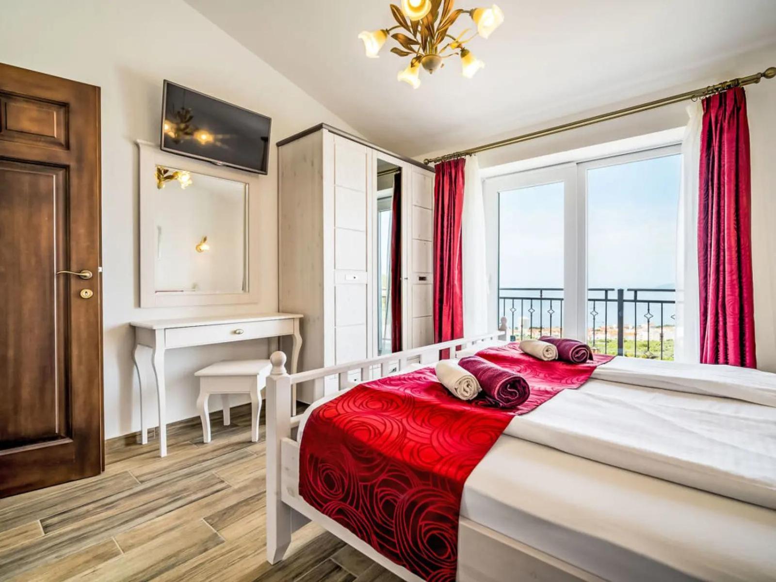 Villa Bellavista**** Best Place For Your Holliday Макарська Екстер'єр фото